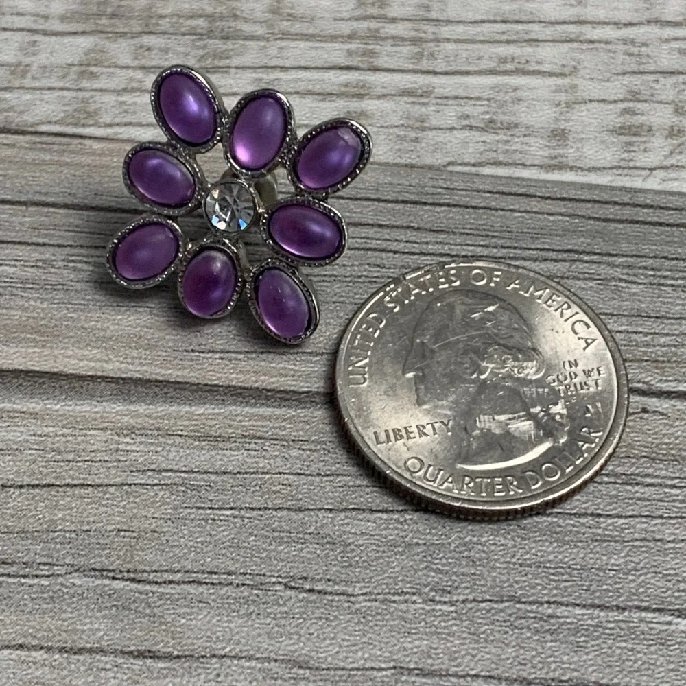Silver Tone Purple Cabochon Flower Stud Earrings Rhinestone Center Floral 3799